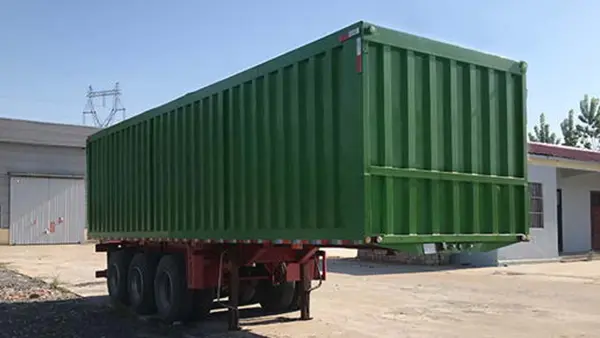Separa treler kotak tertutup yang besar dan ringan meningkatkan kecekapan logistik